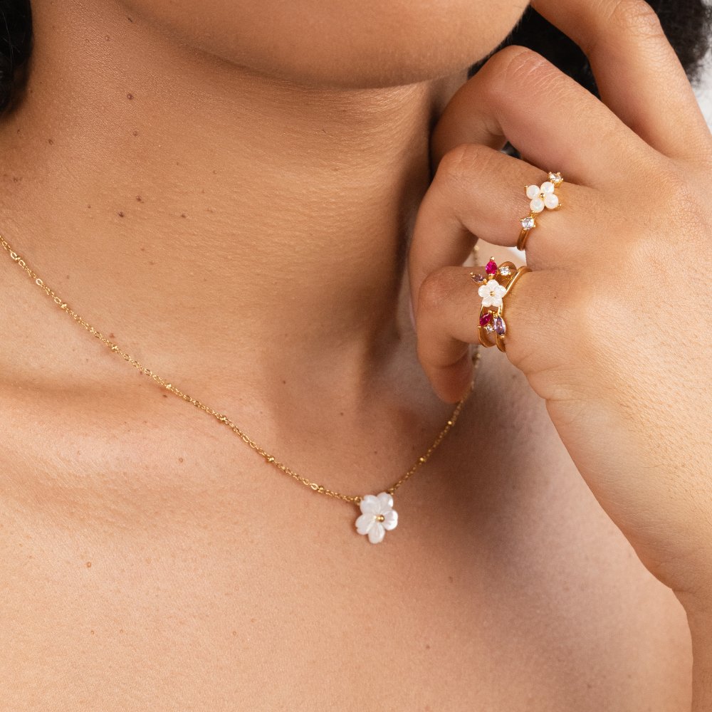 Blossom Carved White Flower Pendant Necklace