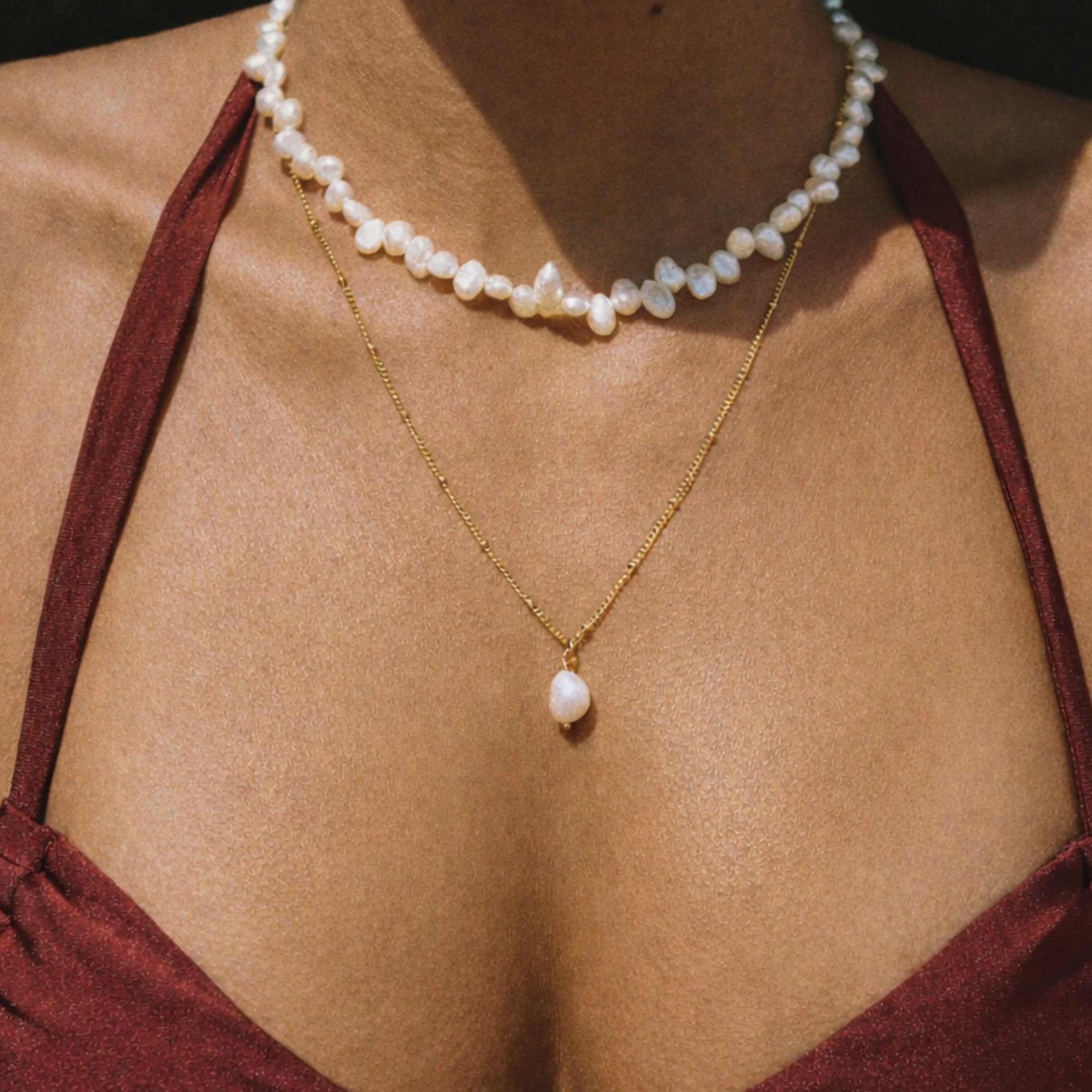 Baroque – White Pearl Pendant Satellite Chain Necklace