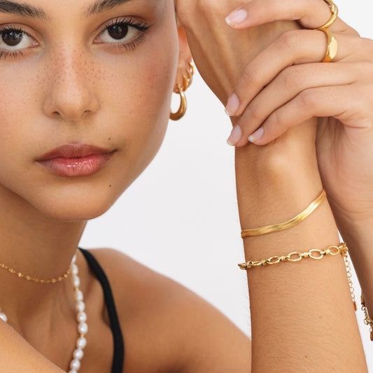 Gold Tone Oval Link Chain Bracelet